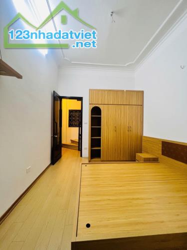 HIẾM phố Thái Hà Đống Đa, 50m2, mặt tiền hơn 6m, cách phố 30m chỉ 10.5 tỷ