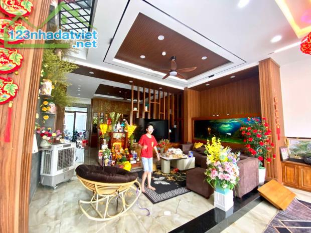 🌼🌹CẦN BÁN NHÀ ĐẸP MẶT TIỀN TÂN XUÂN – THÍCH HỢP Ở GIA ĐÌNH LỚN HOẶC VỪA Ở VỪA CHO THUÊ