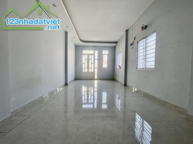 BÁN NHÀ QUẬN 8 ,3 LẦU 2MT KINH DOANH,HẺM XE HƠI THÔNG Đ.ĐẶNG CHẤT. - 3