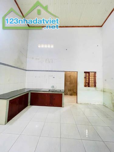 Bán gấp nhà cấp 4 có gác lửng ở Bà Điểm, Hóc Môn, 80m2 SHR. Giá 810tr - 1