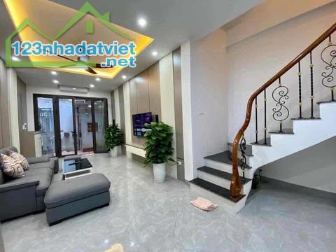 CHÍNH CHỦ CẦN BÁN CĂN NHÀ 5 TẦNG TẠI LẠC LONG QUÂN CẦU GIẤY 1 SIÊU PHẨM MÀ GIÁ CHỈ HƠN 7 Đ - 2
