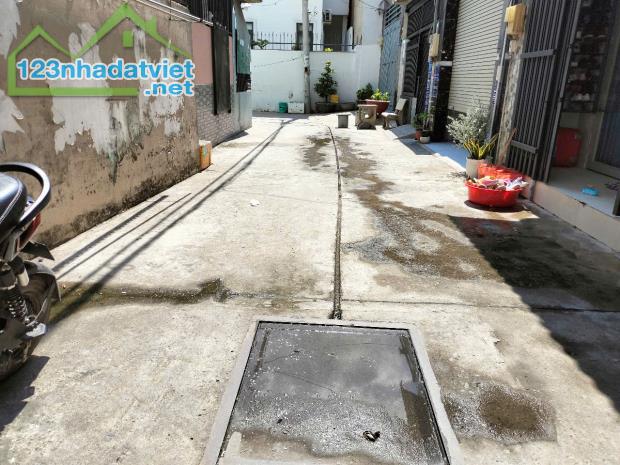 Hàng Thơm nhà Liên khu 4-5 gần chợ Bình Thành xe hơi tới cửa 80m2,3 Tầng Nhỉnh 2 tỷ