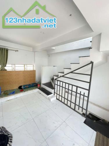 Hàng Thơm nhà Liên khu 4-5 gần chợ Bình Thành xe hơi tới cửa 80m2,3 Tầng Nhỉnh 2 tỷ - 1