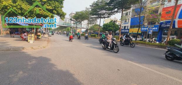 BÁN ĐẤT PHÂN LÔ PHỐ TRUNG KÍNH, DT 51M, LÔ GÓC, VỈA HÈ, Ô TÔ TRÁNH, KINH DOANH ĐỈNH.