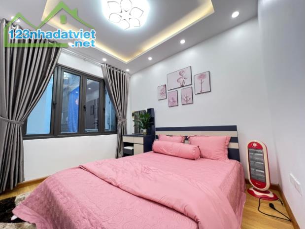 GIÁ TỐT!!! BÁN NHÀ PHỐ THÁI THỊNH, HƠN 50M2, ĐƯỜNG RỘNG THÊNH THANG, Ô TÔ ĐỖ CỬA, HẦM ĐỂ X - 1