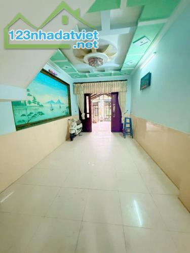Mặt tiền kinh doanh Trung Mỹ Tây 12 – Q12 – 4 tầng- 104m2 – Sổ đẹp – Chỉ 7.8 Tỷ còn thương