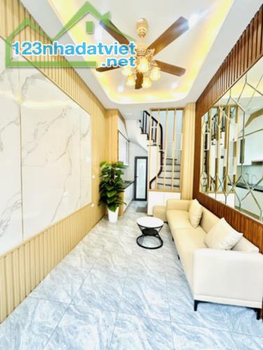 BÁN NHÀ KIM GIANG 5 TẦNG Ở LUÔN NGÕ RỘNG 6.7 TỶ