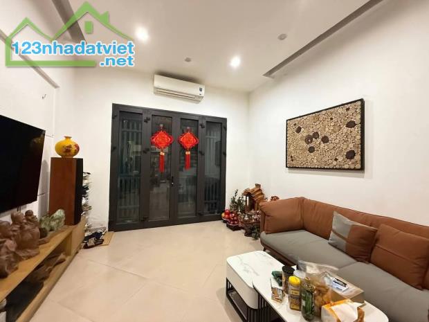 NHÀ HIẾM VÕNG THỊ - 5 MÉT RA OTO, CÁCH VÀI CHỤC MÉT RA HỒ TÂY LỘNG GIÓ - NHÀ ĐẸP Ở NGAY - 1