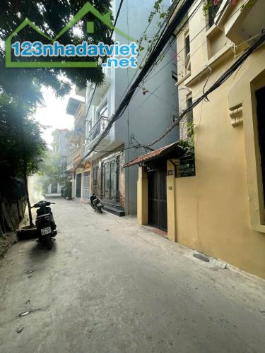 NHÀ HIẾM VÕNG THỊ - 5 MÉT RA OTO, CÁCH VÀI CHỤC MÉT RA HỒ TÂY LỘNG GIÓ - NHÀ ĐẸP Ở NGAY - 5