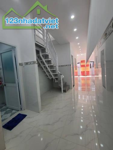 Bán Nhà Hẻm Xe Hơi Quận 9 – Căn Góc 2 Mặt Hẻm – Gần Công Viên Phú Hữu, Giá Chỉ 4.2 Tỷ - 1