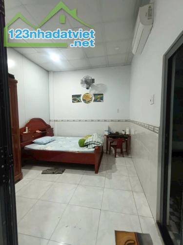 Bán Nhà Hẻm Xe Hơi Quận 9 – Căn Góc 2 Mặt Hẻm – Gần Công Viên Phú Hữu, Giá Chỉ 4.2 Tỷ