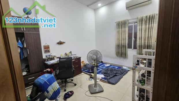 GẤP BÁN ĐỊNH CƯ - HẺM XE TẢI ĐÔNG HƯNG THUẬN QUẬN 12 - LÔ GÓC NGANG 9.5M, GẦN 200M2, NHÀ - 1