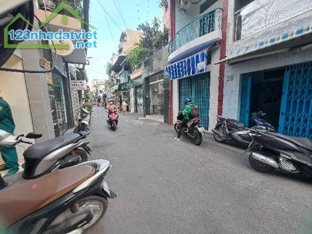 Bán nhà Phú Nhuận mặt tiền đường Trần Khắc Chân p.9 78m2 chỉ 5,5 tỷ