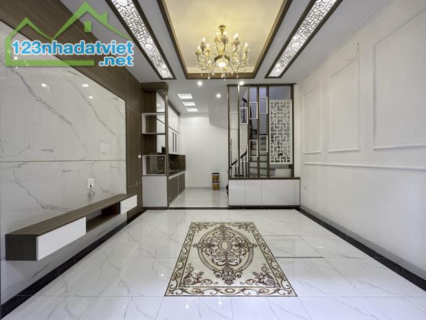 Bán nhà riêng tại Xuân Phương, Nam Từ Liêm, 32m², 5 tầng, 2 mặt thoáng