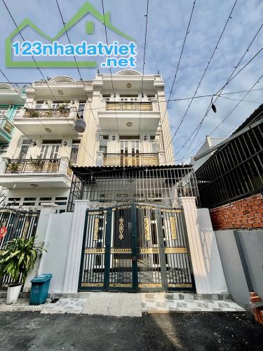 Bán nhà  đường thạnh xuân 43 hà huy giáp 50m  cách cầu phú long 500m 5,5 tỷ - 5