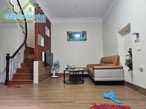 NHÀ ĐẸP ĐỊNH CÔNG THƯỢNG - THIẾT KẾ HIỆN ĐẠI - 30M RA Ô TÔ TRÁNH - 7.1 TỶ