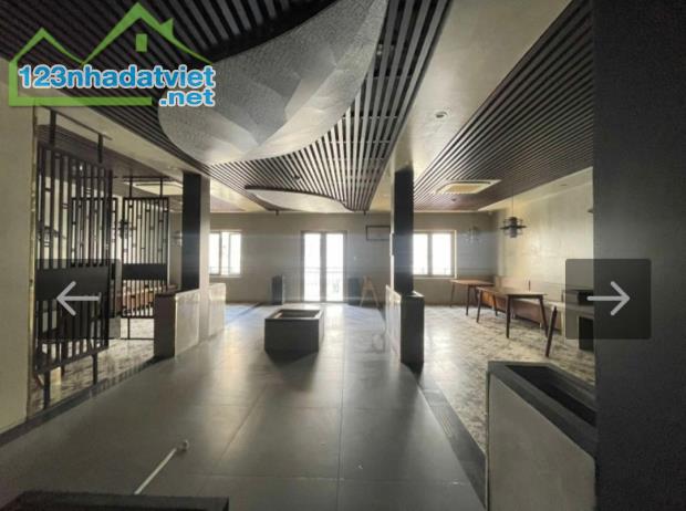 Tòa nhà HXH 10M Sư Vạn Hạnh, P.12, Q.10, DT: 10 X 20M, 8 tầng thang máy, giá 76 tỷ.