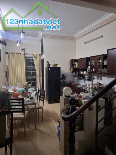 Sốc! Nhà 4 tầng 80m², View CV, Đ.10m – Nguyễn Văn Khối QV - 2