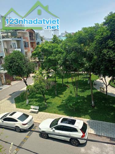 Sốc! Nhà 4 tầng 80m², View CV, Đ.10m – Nguyễn Văn Khối QV