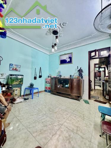 Bán nhà Chùa Vua-DT 56 m2 x 6 tầng.MT 4,3m.Ô TÔ ĐỖ CỬA-NỞ HẬU-20M RA PHỐ-THANG MÁY. - 1