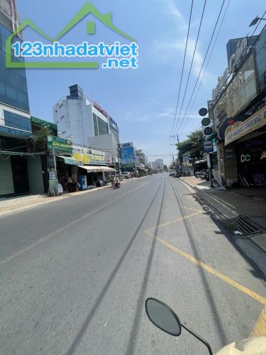 Bán nhà mặt tiền 3 tầng 10x45m giá 25 tỷ Đường Bà Triệu - 1