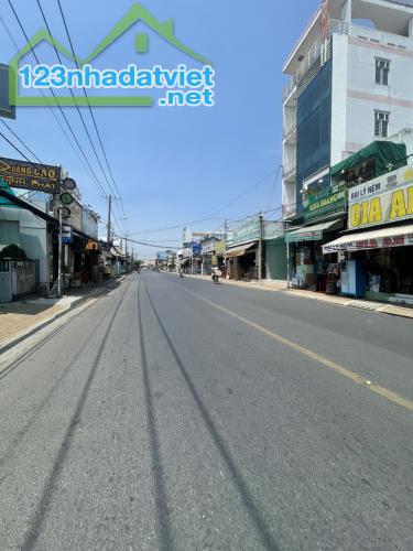Bán nhà mặt tiền 3 tầng 10x45m giá 25 tỷ Đường Bà Triệu - 2