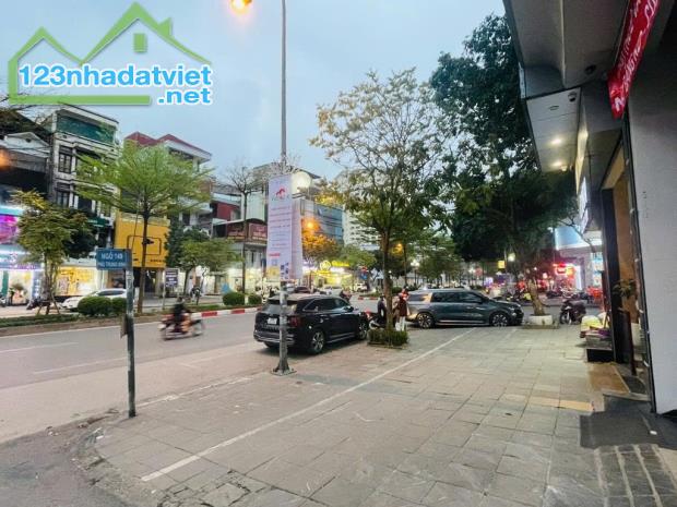 TRUNG KÍNH - PHÂN LÔ Ô TÔ - LÔ GÓC 3 MẶT THOÁNG, Ở SƯỚNG - 60m  CHỈ 19.3 TỶ