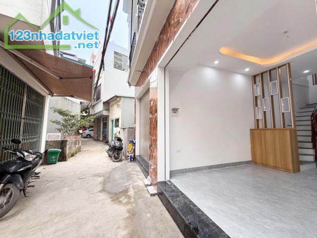 Nhà Xuân Phương, gần phố Trịnh Văn Bô 40M 5 Tầng, full nội thất, 3km Mỹ Đình 5 tỷ - 5