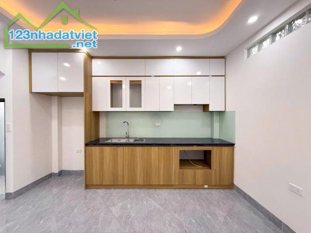Nhà Xuân Phương, gần phố Trịnh Văn Bô 40M 5 Tầng, full nội thất, 3km Mỹ Đình 5 tỷ - 2