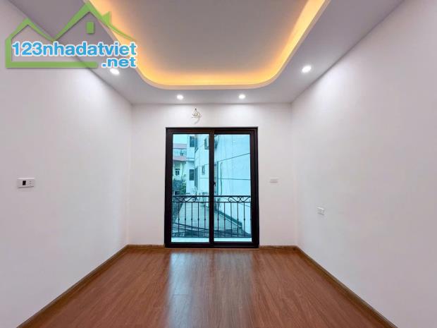 Nhà Xuân Phương, gần phố Trịnh Văn Bô 40M 5 Tầng, full nội thất, 3km Mỹ Đình 5 tỷ