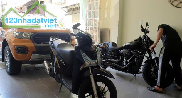 🚗 NHÀ HẺM 8M NGUYỄN VĂN QUÁ, Q12 – XE HƠI NGỦ TRONG NHÀ – 52m² CHỈ 4.6 TỶ!!!
🎁 TẶNG - 1