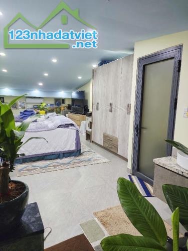 🚗 NHÀ HẺM 8M NGUYỄN VĂN QUÁ, Q12 – XE HƠI NGỦ TRONG NHÀ – 52m² CHỈ 4.6 TỶ!!!
🎁 TẶNG - 2