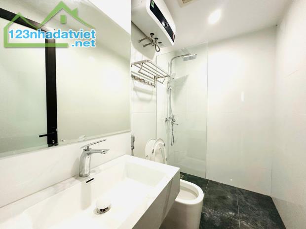 Bán 75m - 8 Tầng - 4.2m.Mặt tiền.( Lạc Long Quân ) Tây Hồ