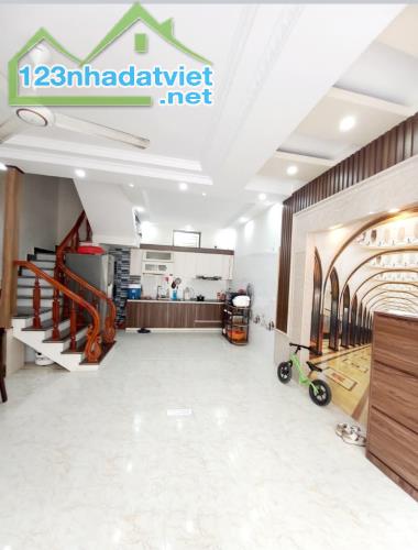 Bán nhà Trung Lực, Đằng Lâm, Hải An, Hải Phòng. 4 tầng, 35m2, 3,5 tỷ. Ngang 5m, t2