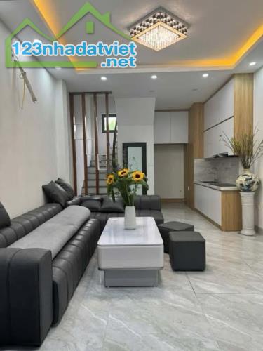 BÁN NHÀ MỚI LONG BIÊN – Ô TÔ ĐỖ CỬA – 5 TẦNG – GIÁ TỐT - 2