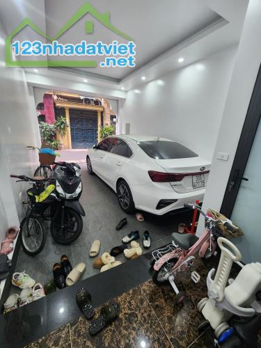 BÁN NHÀ MỚI 5 TẦNG THANG MÁY GARA Ô TÔ, NGÕ PHÂN LÔ THÔNG, GẦN PHỐ YÊN LẠC – HAI BÀ TRƯNG.