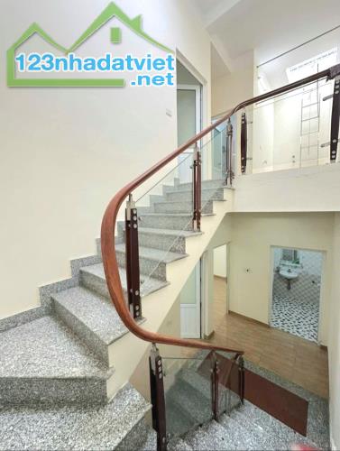 Bán nhà tại Trung Lực, Đằng Lâm, Hải An, Hải Phòng. 3 tầng, 48m2, 2,37 tỷ. Ngang 7,2m, t2 - 4