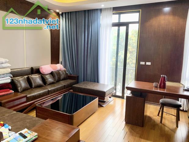BÁN LIỀN KỀ VINHOMES GREEN BAY – 5 TẦNG THANG MÁY CÓ HẦM - HOÀN THIỆN ĐẸP