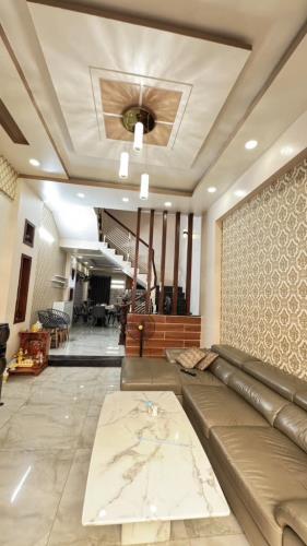 HXH 1 TRỤC QUANG TRUNG, GẦN MERCEDES, 60M2 (4x15) KLG - 5 TẦNG 5PN, KHU PHÂN LÔ CAO TẦNG