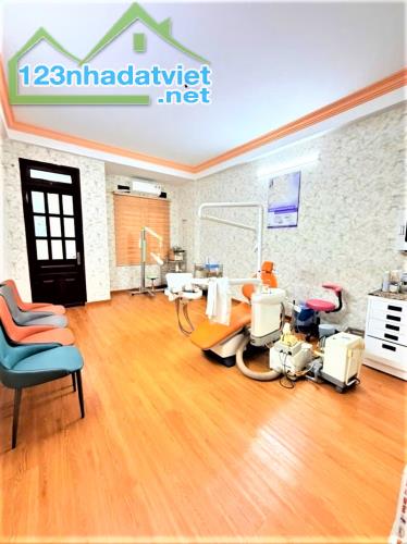 NHỈNH 15 TỶ - TÒA NHÀ HXH TÔ HIẾN THÀNH QUẬN 10 - KHU PHÂN LÔ VIP HIẾM BÁN -DT4.2x8M 3 LẦU - 2