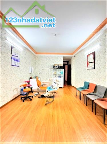 NHỈNH 15 TỶ - TÒA NHÀ HXH TÔ HIẾN THÀNH QUẬN 10 - KHU PHÂN LÔ VIP HIẾM BÁN -DT4.2x8M 3 LẦU - 3