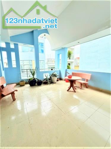 NHỈNH 15 TỶ - TÒA NHÀ HXH TÔ HIẾN THÀNH QUẬN 10 - KHU PHÂN LÔ VIP HIẾM BÁN -DT4.2x8M 3 LẦU - 5
