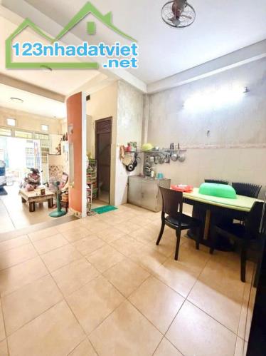 Nhanh lên Anh/ Chị ơi, Sở hữu ngay nhà 5 tầng - giữa Quận 3 - chỉ 7.9 tỷ - vài bước Quận 1 - 3