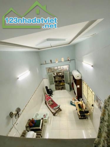 Mặt tiền C4 - Đông Hòa -  Dĩ An – Đường 20m – Giá 50 triệu/m² – Sổ hồng riêng. - 4