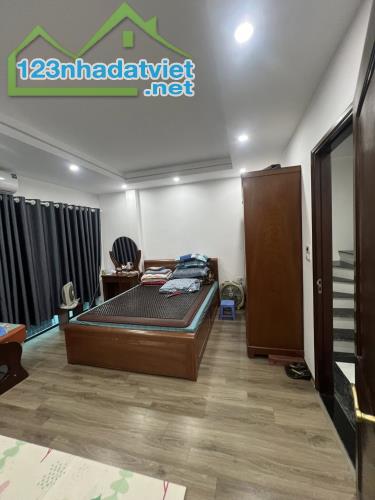 Phố Thái Thịnh, Đống Đa. Oto đỗ cửa, kinh doanh. Nhà 5 tầng x 32m, giá 6.4 tỷ - 1