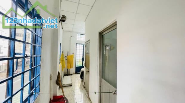 Bán nhà mặt tiền, quận 11, đường Xóm Đất, 59m2, 2 tầng, 12.6 tỷ, cấp 4 - 1