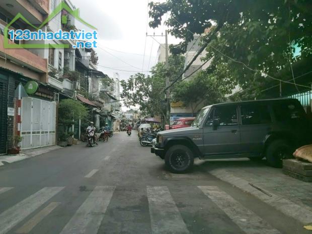 Bán nhà Gò Vấp, Nguyễn Văn Cônng, sat hẻm xe hơi tránh, 82M² , 5Pn, hơn 5 tỷ