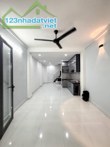 QUẬN 3 - HXH - NGUYỄN THIỆN THUẬT THÔNG BÀN CỜ - 4 TẦNG TỔNG DT SÀN 110M2-3,5❌10 NHỈNH 6TỶ - 1