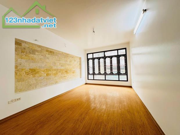 Cần bán gấp phân lô quân đội Cầu Giấy,60m2, 5T, ô tô tránh, - 2