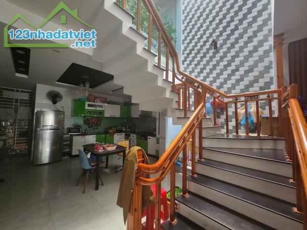 🏆 CƠ HỘI “CÓ 1 – KHÔNG 2” TRÊN ĐẤT VÀNG NGUYỄN VĂN THOẠI – BÁN ĐẤT TẶNG NHÀ 2 TẦNG 396 m²